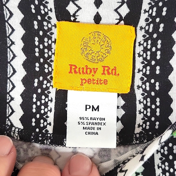 Ruby Rd 3/4 Sleeve Pullover Tunic Size PM - Picture 3 of 9